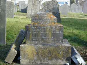 Dr W L Noot's gravestone in St Mary's Church graveyard